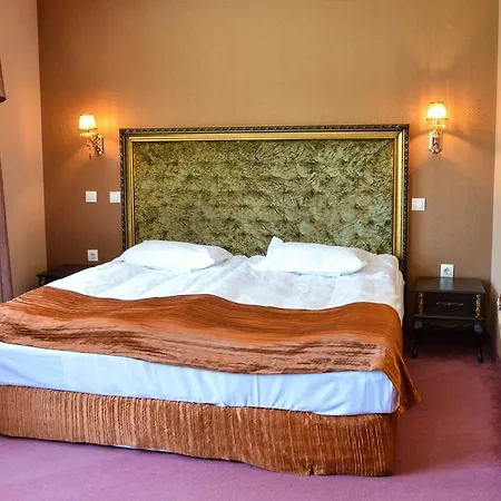 Kristel Otel