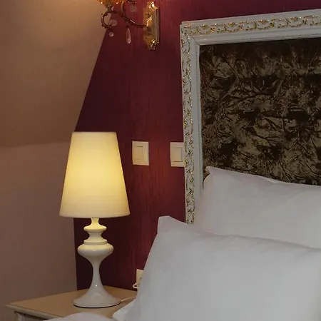Kristel Otel